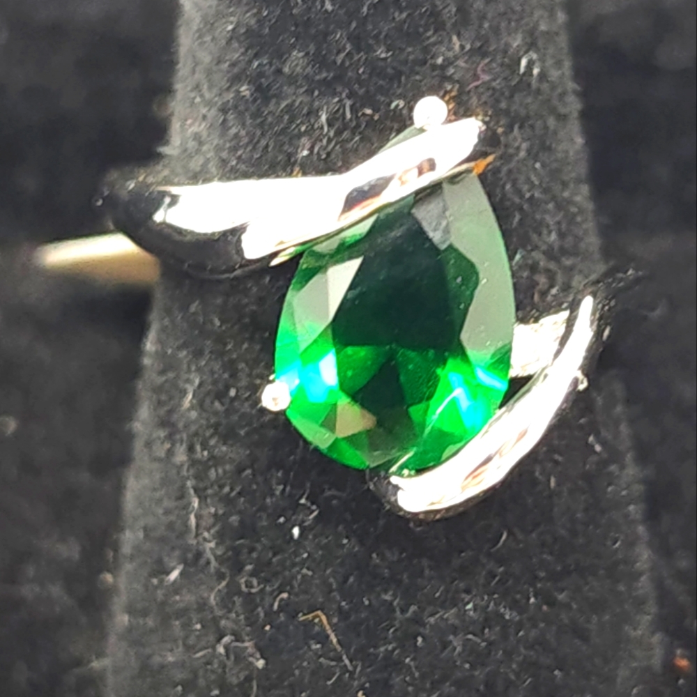 Emerald Green‎ Quartz 925 Silver Ring Stress Relief Memory Clarity Size 7